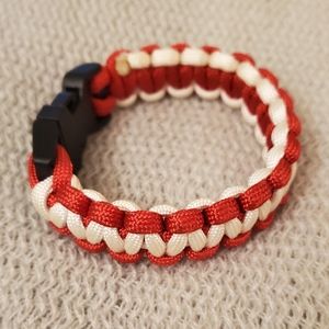 Paracord bracelet